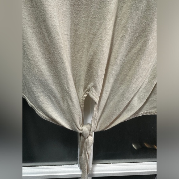 LA VI Cream Front Tie Crop Top - Picture 4 of 6